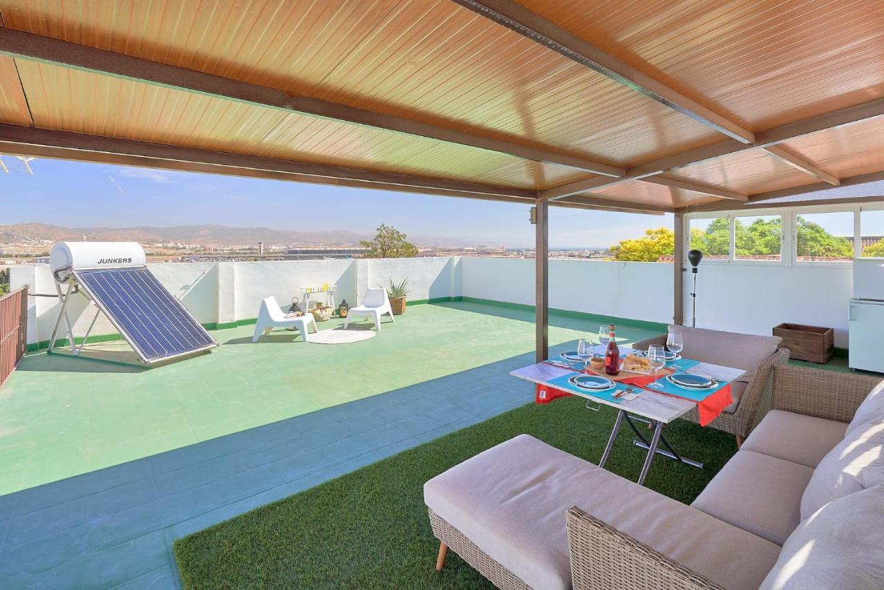 Penthouse Near Beach And Malaga Town Also Monthly Hire And Long Term Rental Car Available Exterior foto