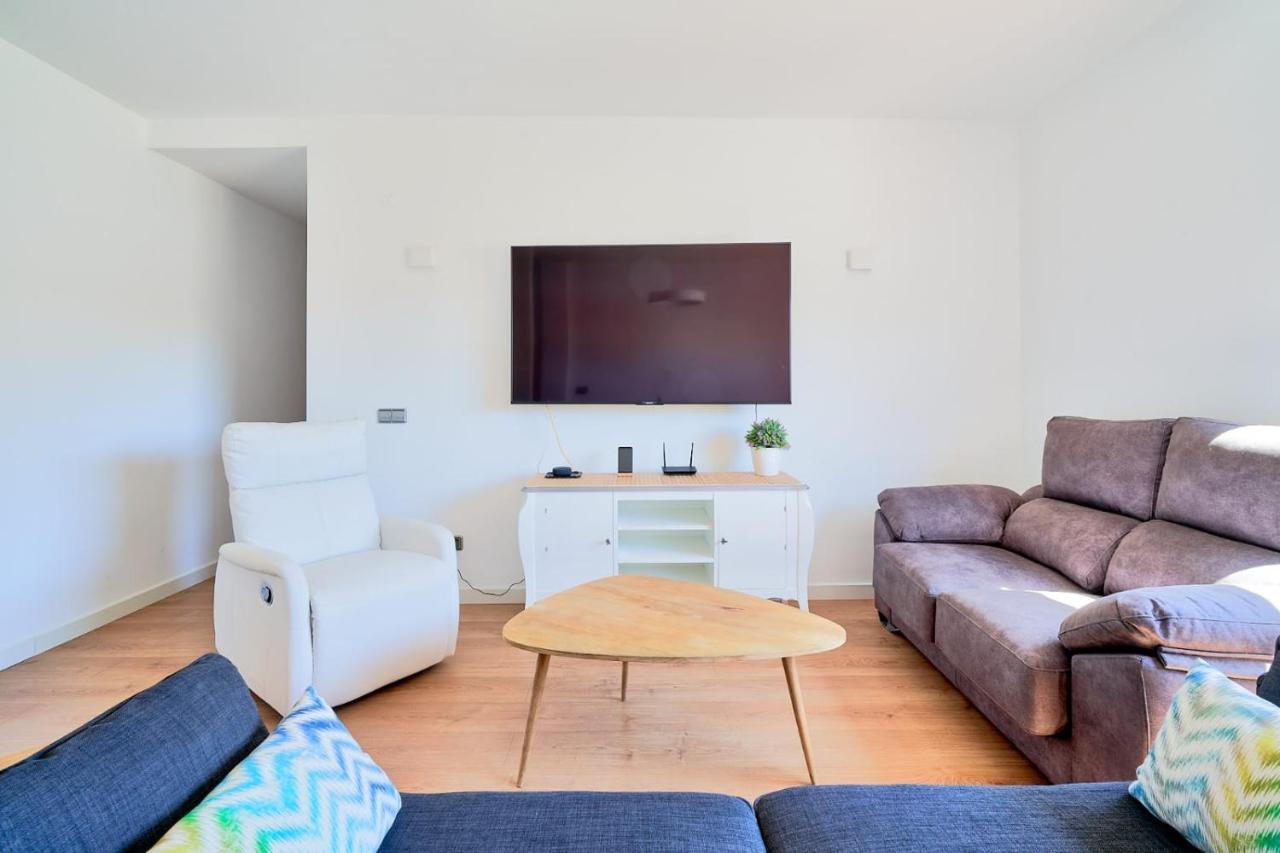 Penthouse Near Beach And Malaga Town Also Monthly Hire And Long Term Rental Car Available Exterior foto