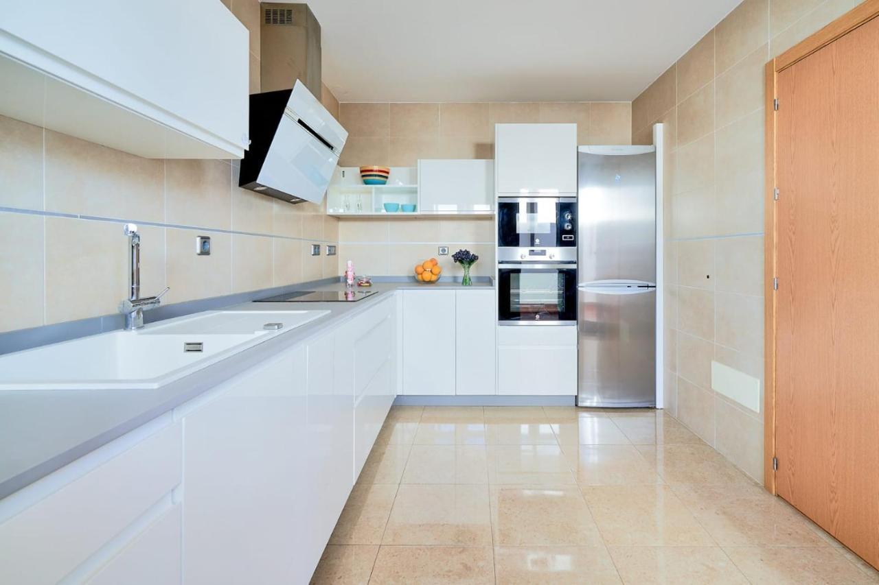 Penthouse Near Beach And Malaga Town Also Monthly Hire And Long Term Rental Car Available Exterior foto