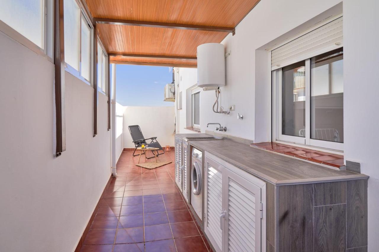 Penthouse Near Beach And Malaga Town Also Monthly Hire And Long Term Rental Car Available Exterior foto