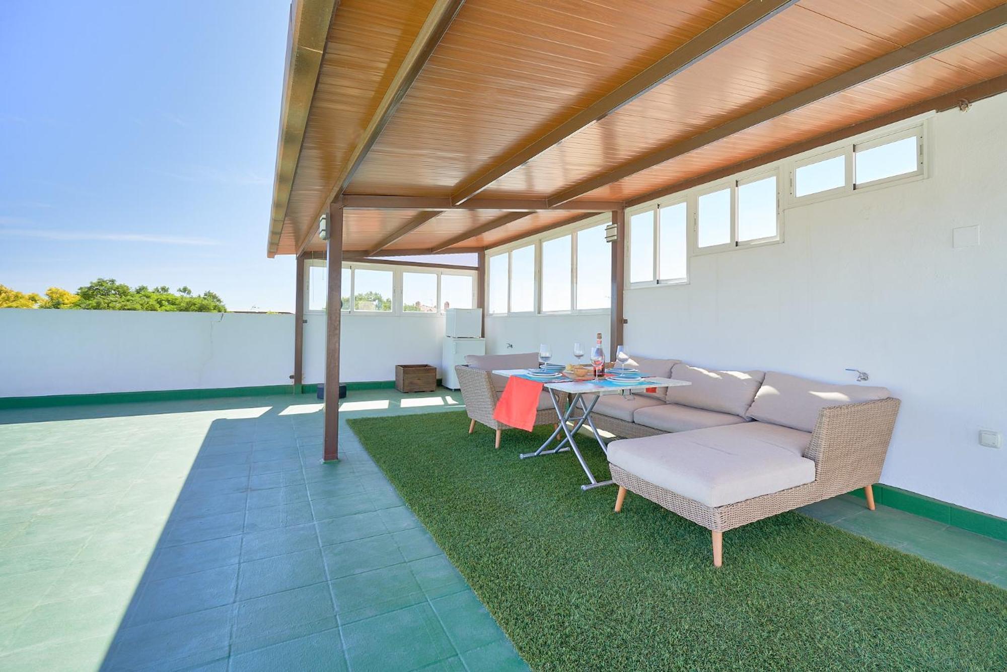 Penthouse Near Beach And Malaga Town Also Monthly Hire And Long Term Rental Car Available Exterior foto